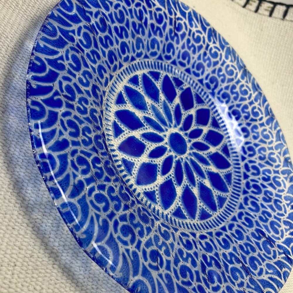 SYDENSTRIKER fused glass plate. 8.5”